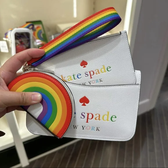 Kate Spade All Love Triple Compartment Pebbled Leather Wristlet - Picture 1 of 3